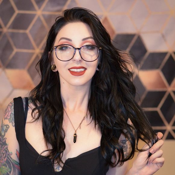 Meet your Posher, Marissa - Picture 1 of 1